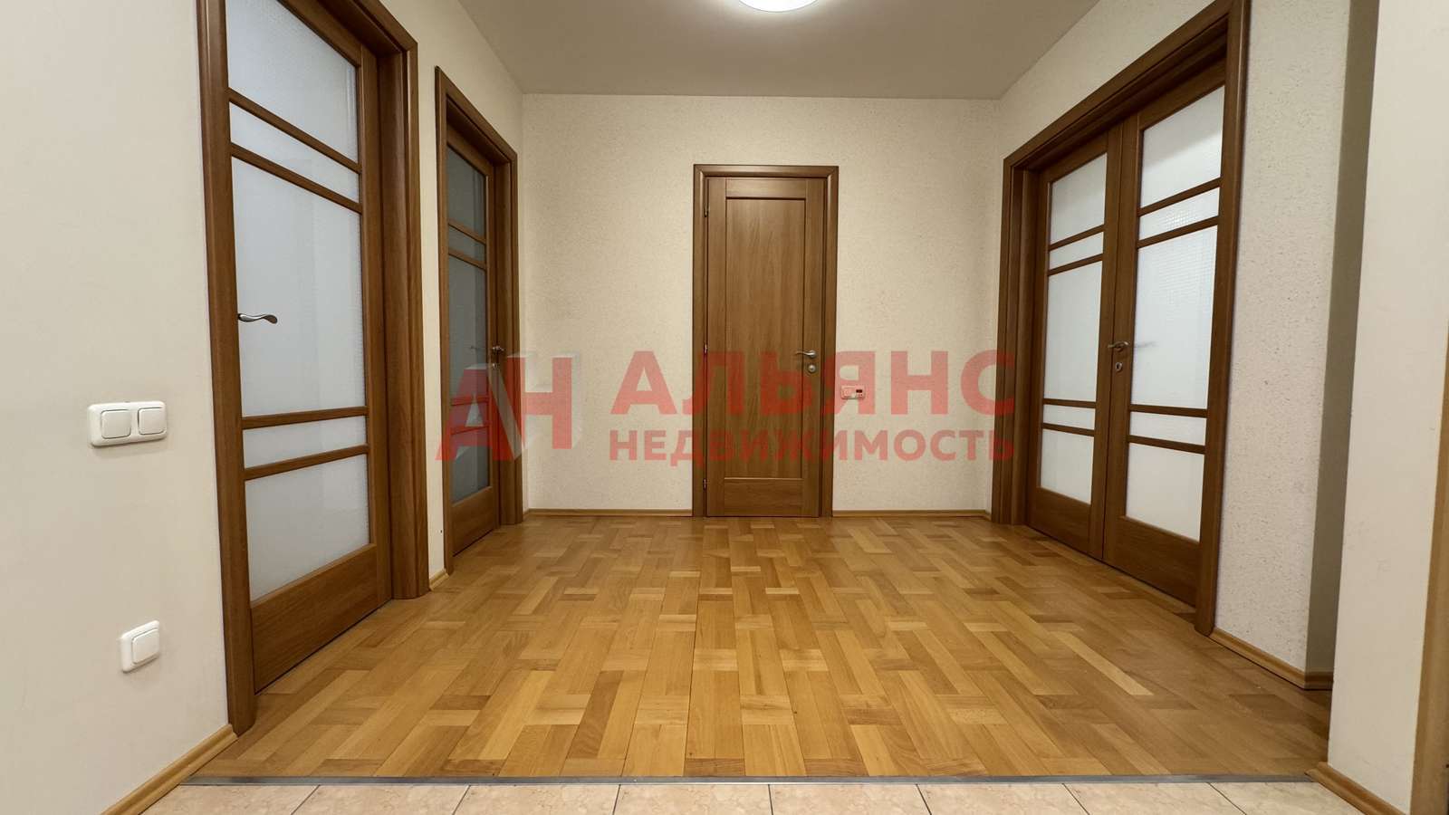 Продажа 3-комнатной квартиры, Самара, Садовая улица,  280