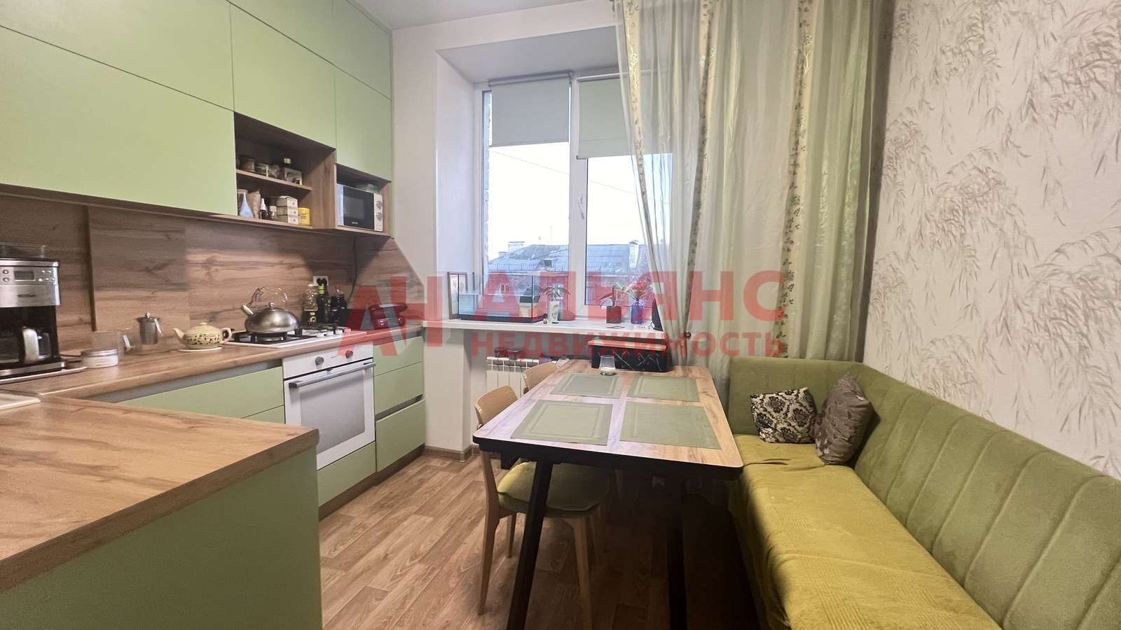 Продажа 3-комнатной квартиры, Самара, Победы улица,  12