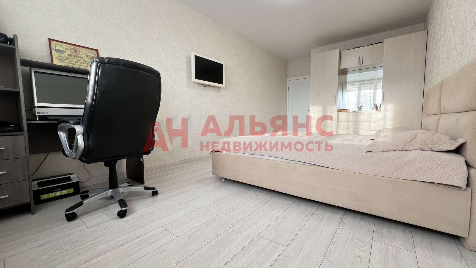 Продажа 3-комнатной квартиры, Самара, Петра Алабина улица,  2