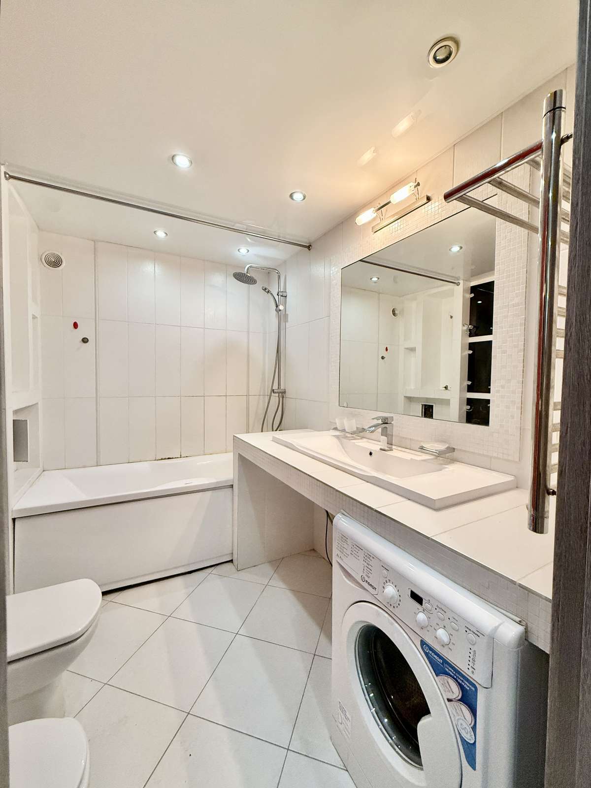 Продажа 2-комнатной квартиры, Тольятти, Лизы Чайкиной улица,  46