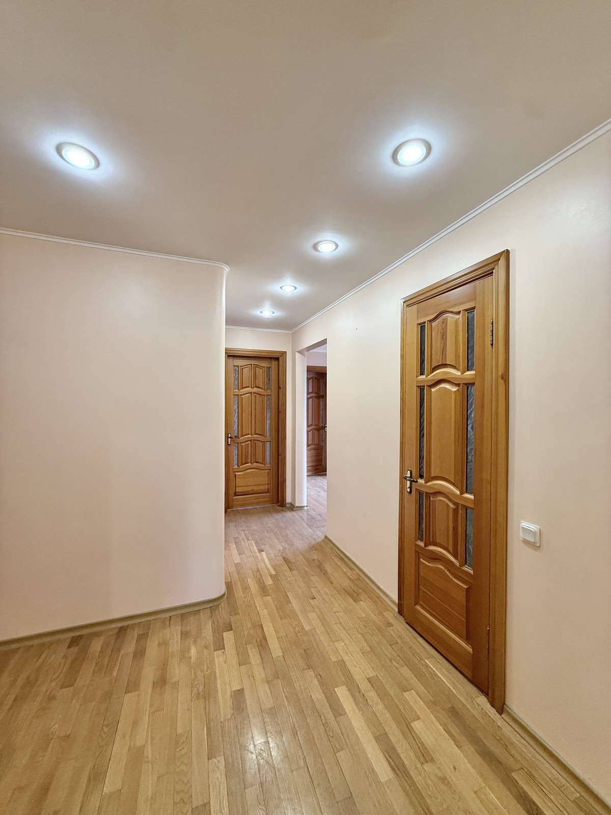 Продажа 4-комнатной квартиры, Тольятти, Лизы Чайкиной улица,  46