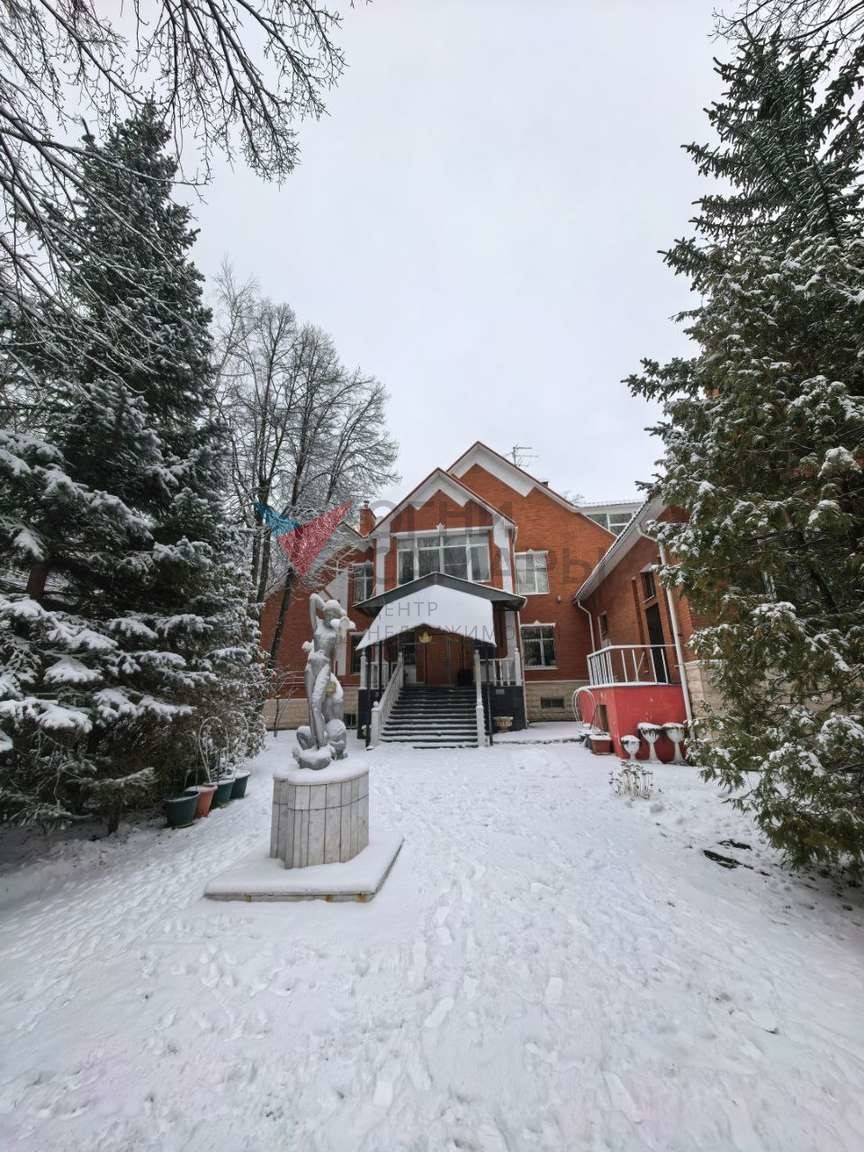 Продажа дома, 975м <sup>2</sup>, 30 сот., Самара, Студеный Овраг улица,  10а