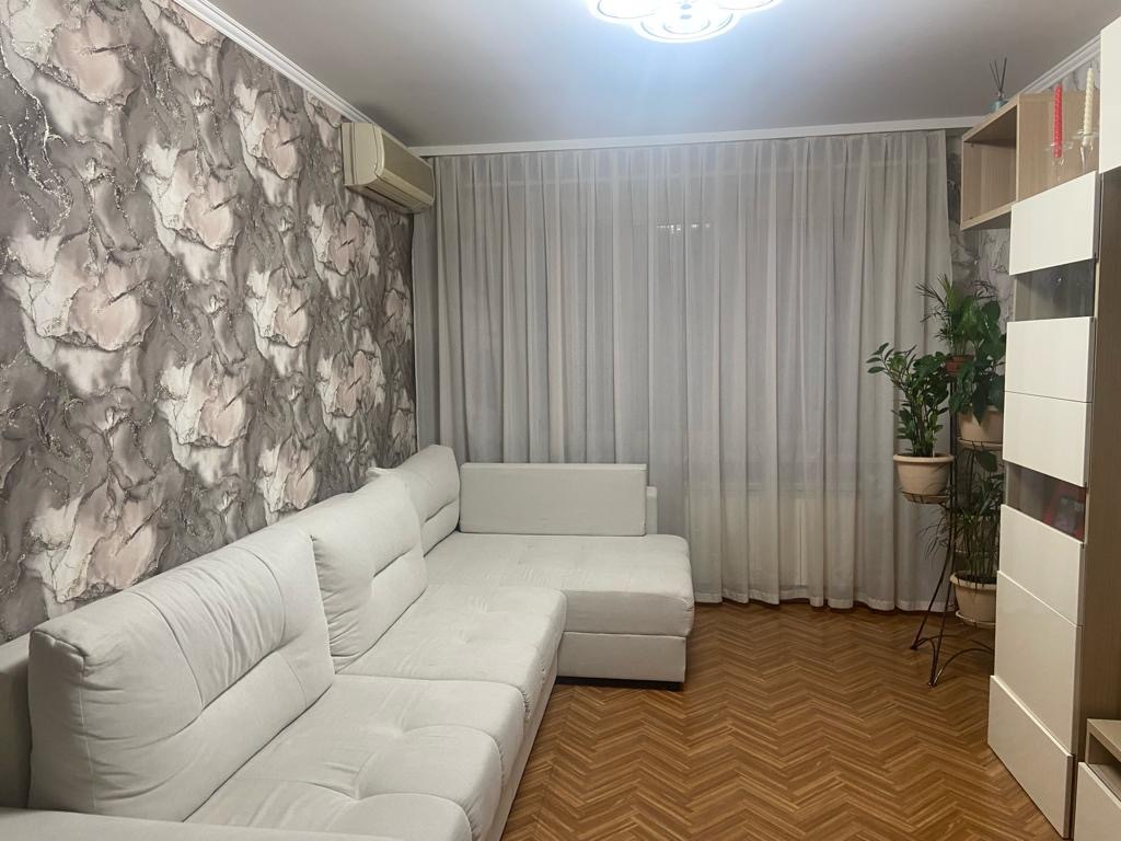 Продажа 3-комнатной квартиры, Тольятти, Автостроителей улица,  36