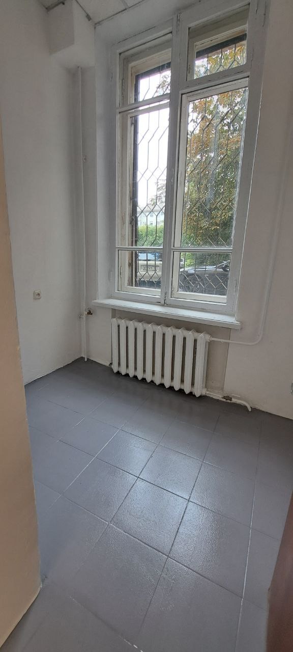 Продажа коммерческой недвижимости, 65м <sup>2</sup>, Самара, Революционная улица,  137