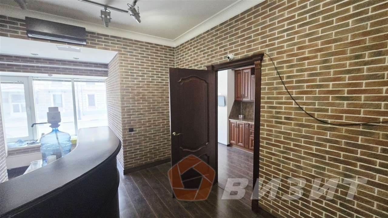 Аренда коммерческой недвижимости, 180м <sup>2</sup>, Самара, Молодогвардейская улица,  176