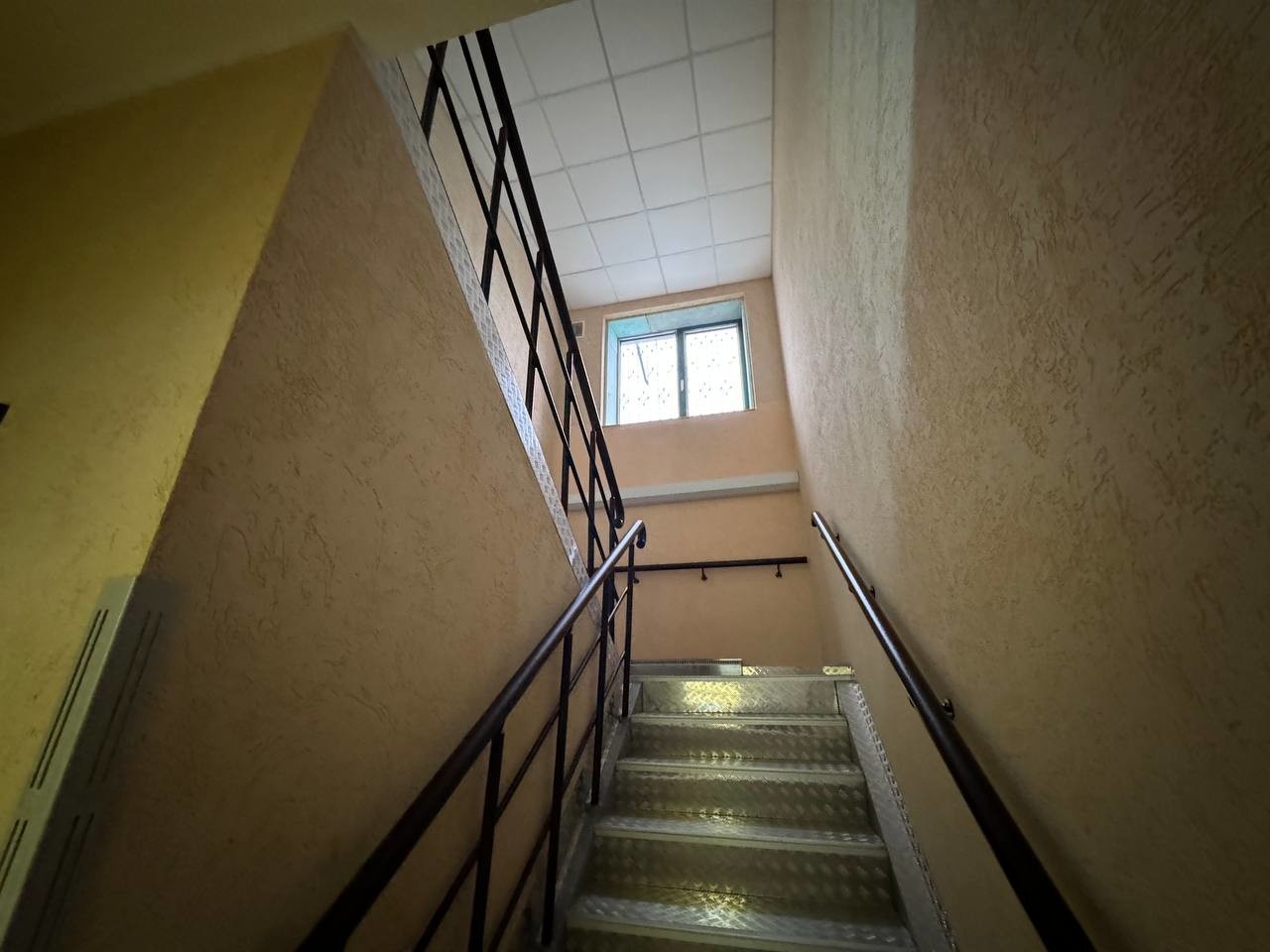 Аренда коммерческой недвижимости, 10м <sup>2</sup>, Самара, Клиническая улица,  210