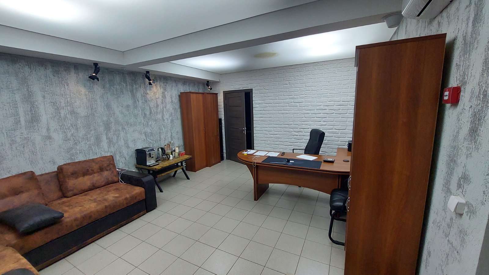 Продажа коммерческой недвижимости, 156м <sup>2</sup>, Самара, Карбышева улица,  67