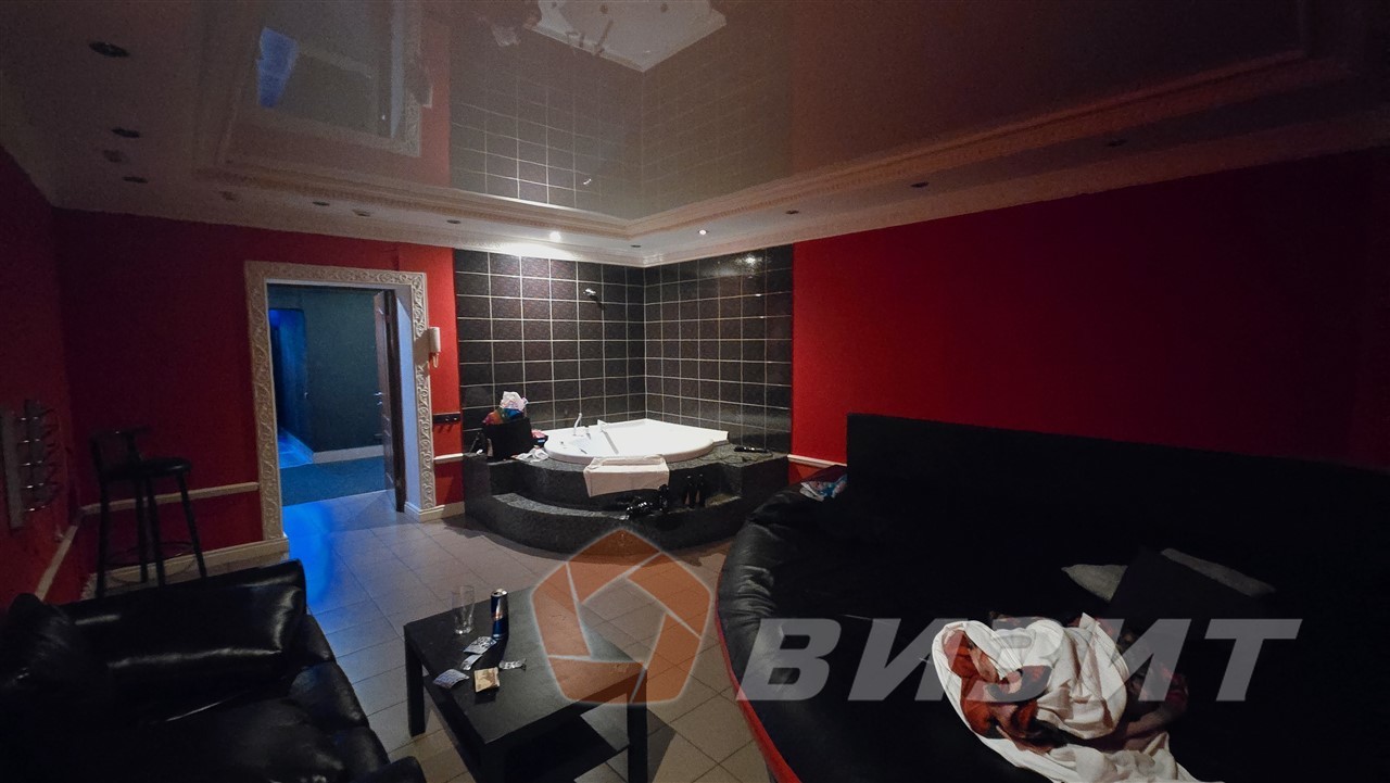 Продажа коммерческой недвижимости, 200м <sup>2</sup>, Самара, Мичурина улица,  126