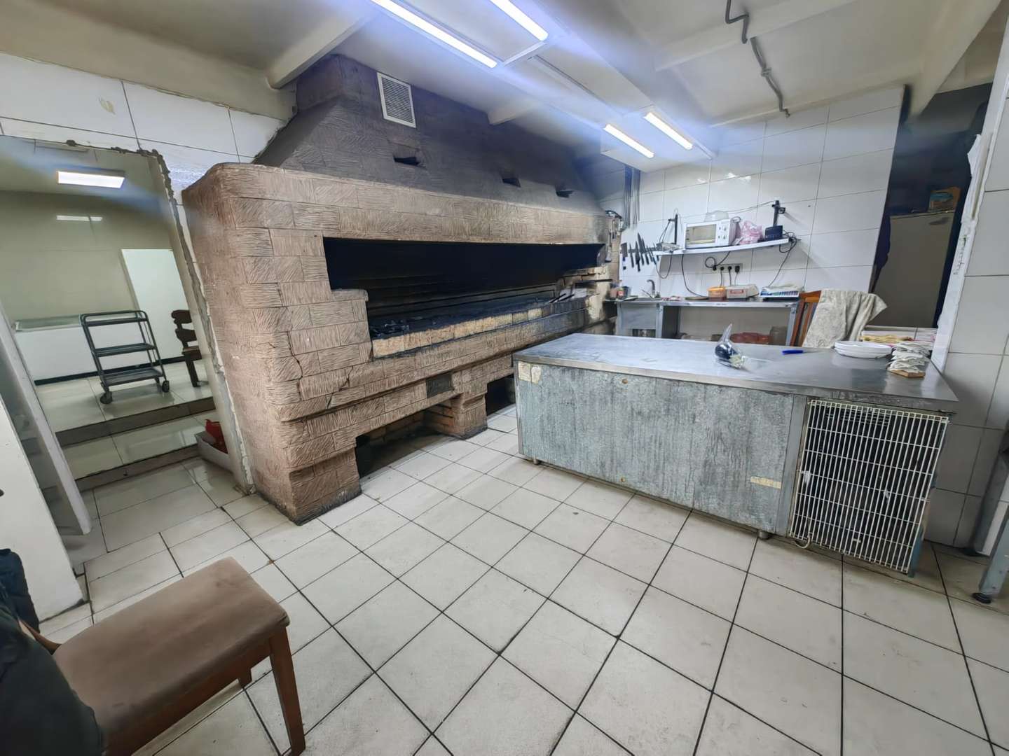 Аренда коммерческой недвижимости, 1300м <sup>2</sup>, Подстепновка, Южное шоссе,  8км