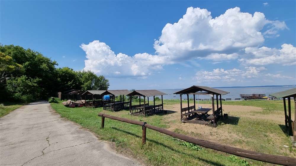 Продажа коммерческой недвижимости, 1700м <sup>2</sup>, Жигули, Советская улица,  116