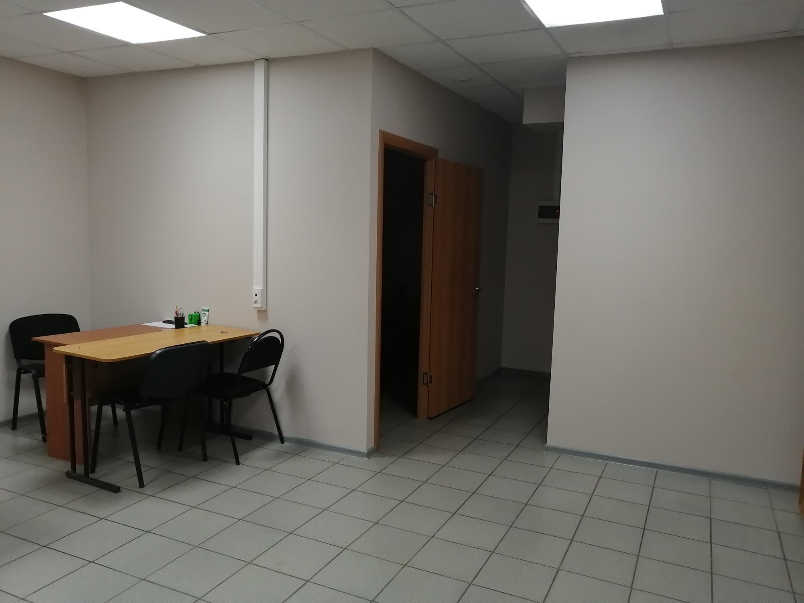 Продажа коммерческой недвижимости, 98м <sup>2</sup>, Самара, Кромская улица, дом 4 Продажа коммерческой недвижимости, 98м <sup>2</sup>, Самара, Кромская улица, дом 4