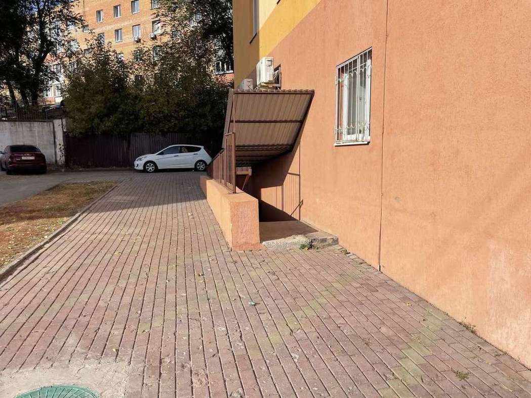 Продажа коммерческой недвижимости, 58м <sup>2</sup>, Самара, Промышленности улица,  180