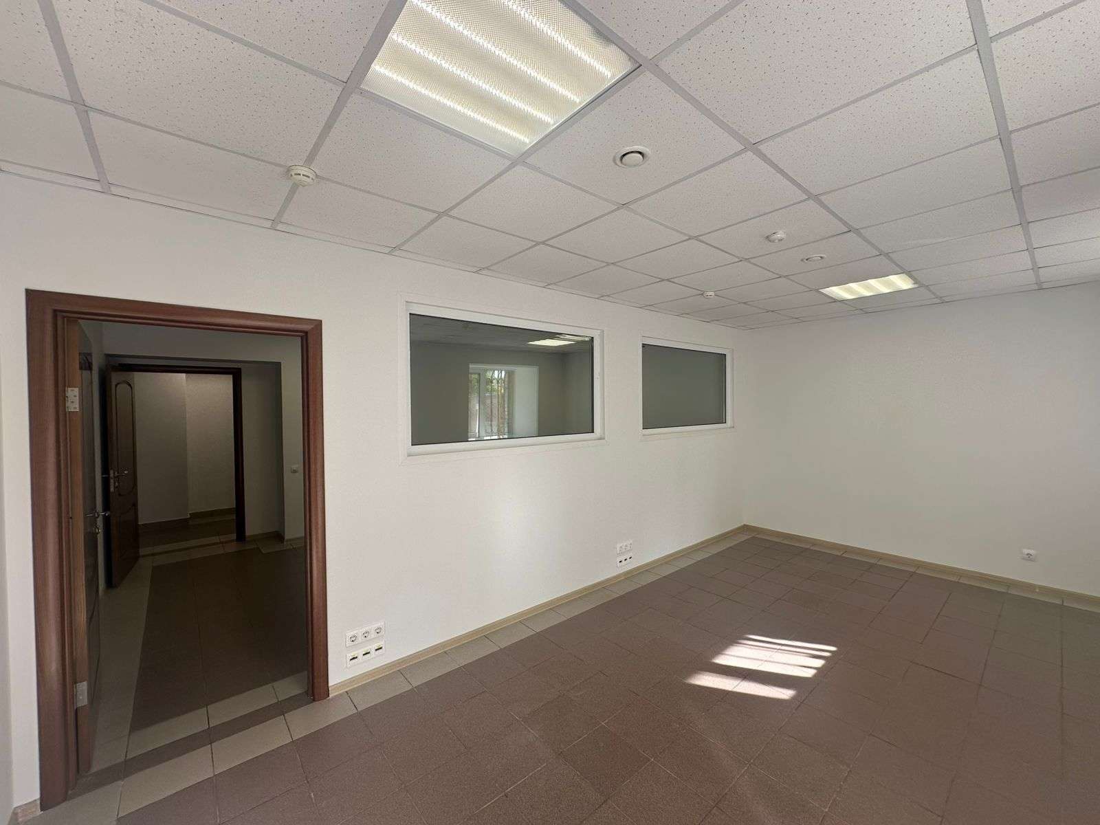 Продажа коммерческой недвижимости, 98м <sup>2</sup>, Самара, Шверника улица,  15