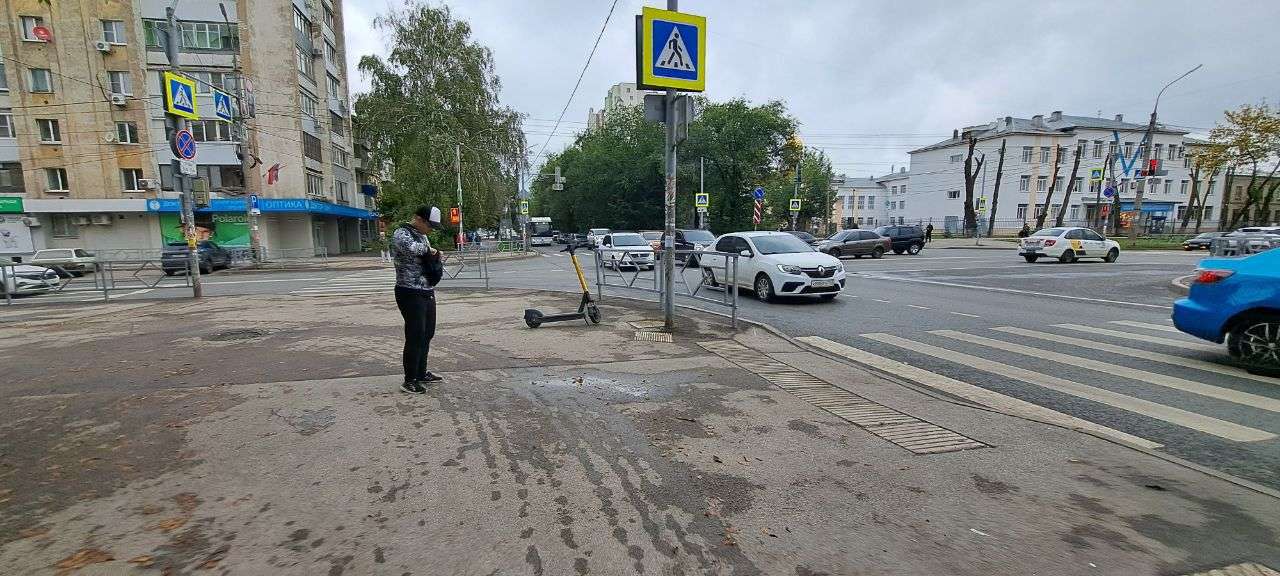 Аренда коммерческой недвижимости, 65м <sup>2</sup>, Самара, Революционная улица,  137