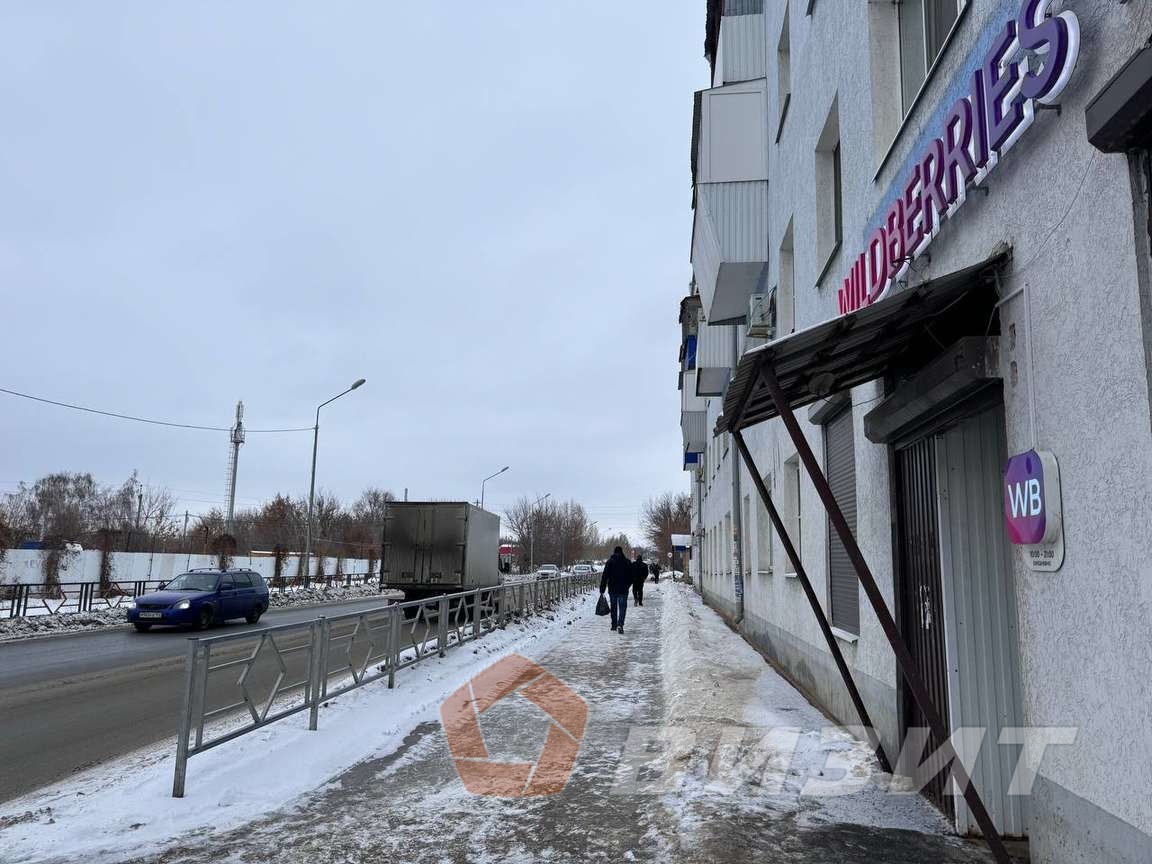 Продажа коммерческой недвижимости, 70м <sup>2</sup>, Чапаевск, Железнодорожная улица,  1