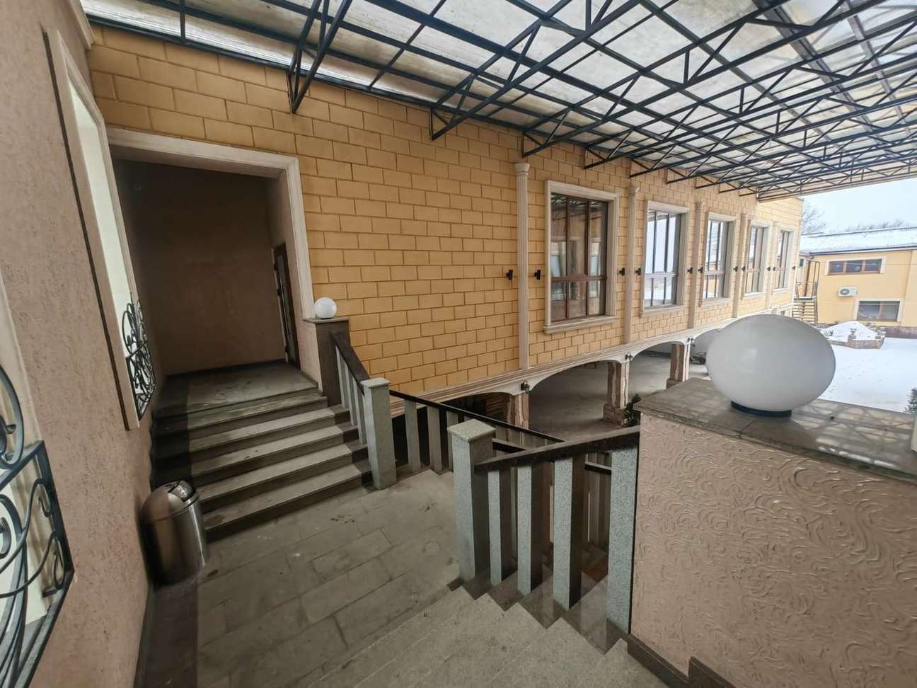 Аренда коммерческой недвижимости, 1300м <sup>2</sup>, Подстепновка, Южное шоссе,  8км