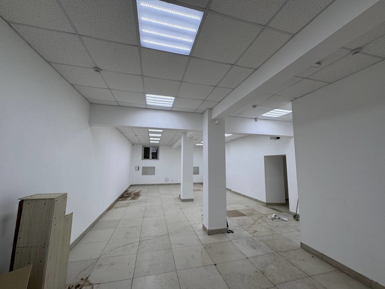 Аренда коммерческой недвижимости, 217м <sup>2</sup>, Самара, Физкультурная улица,  76