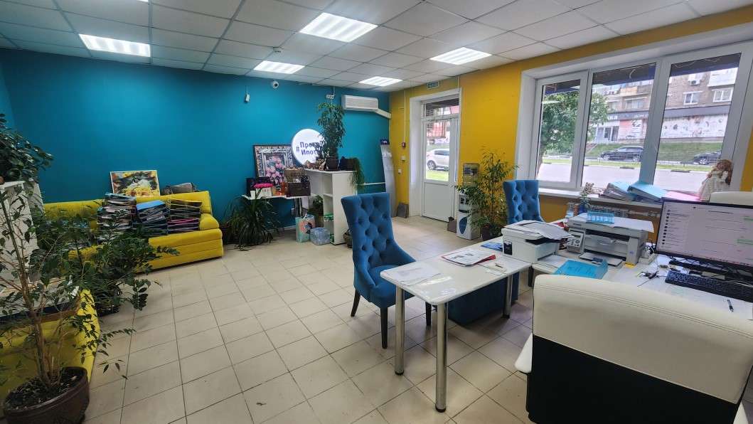 Аренда коммерческой недвижимости, 47м <sup>2</sup>, Самара, Гагарина улица,  2