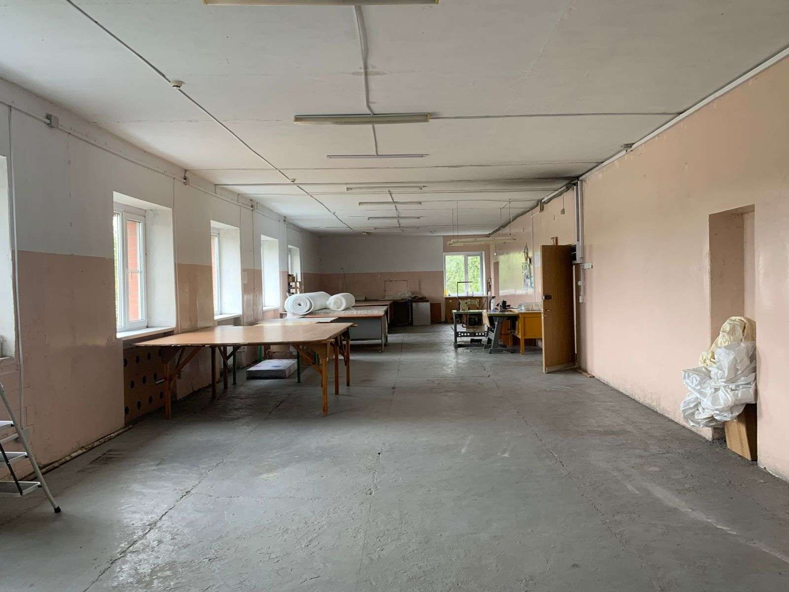 Продажа коммерческой недвижимости, 4250м <sup>2</sup>, Комсомольский, Промышленная улица,  5