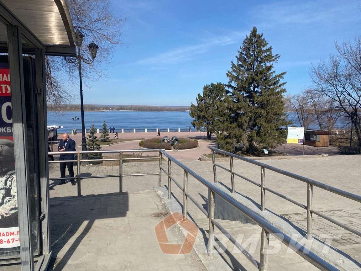 Продажа коммерческой недвижимости, 212м <sup>2</sup>, Самара, Лесная улица,  25В