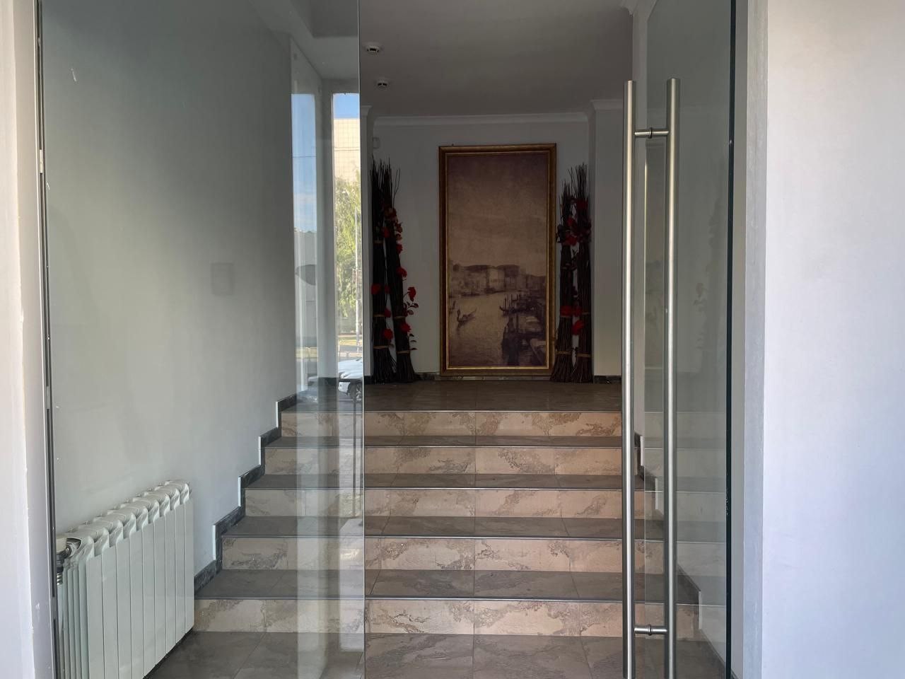 Аренда коммерческой недвижимости, 90м <sup>2</sup>, Самара, Ново-Садовая улица,  22