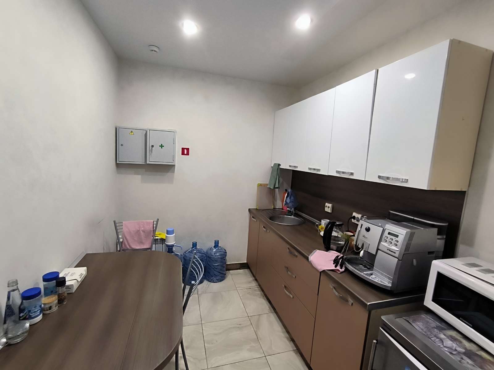 Продажа коммерческой недвижимости, 131м <sup>2</sup>, Самара, Санфировой улица,  112б