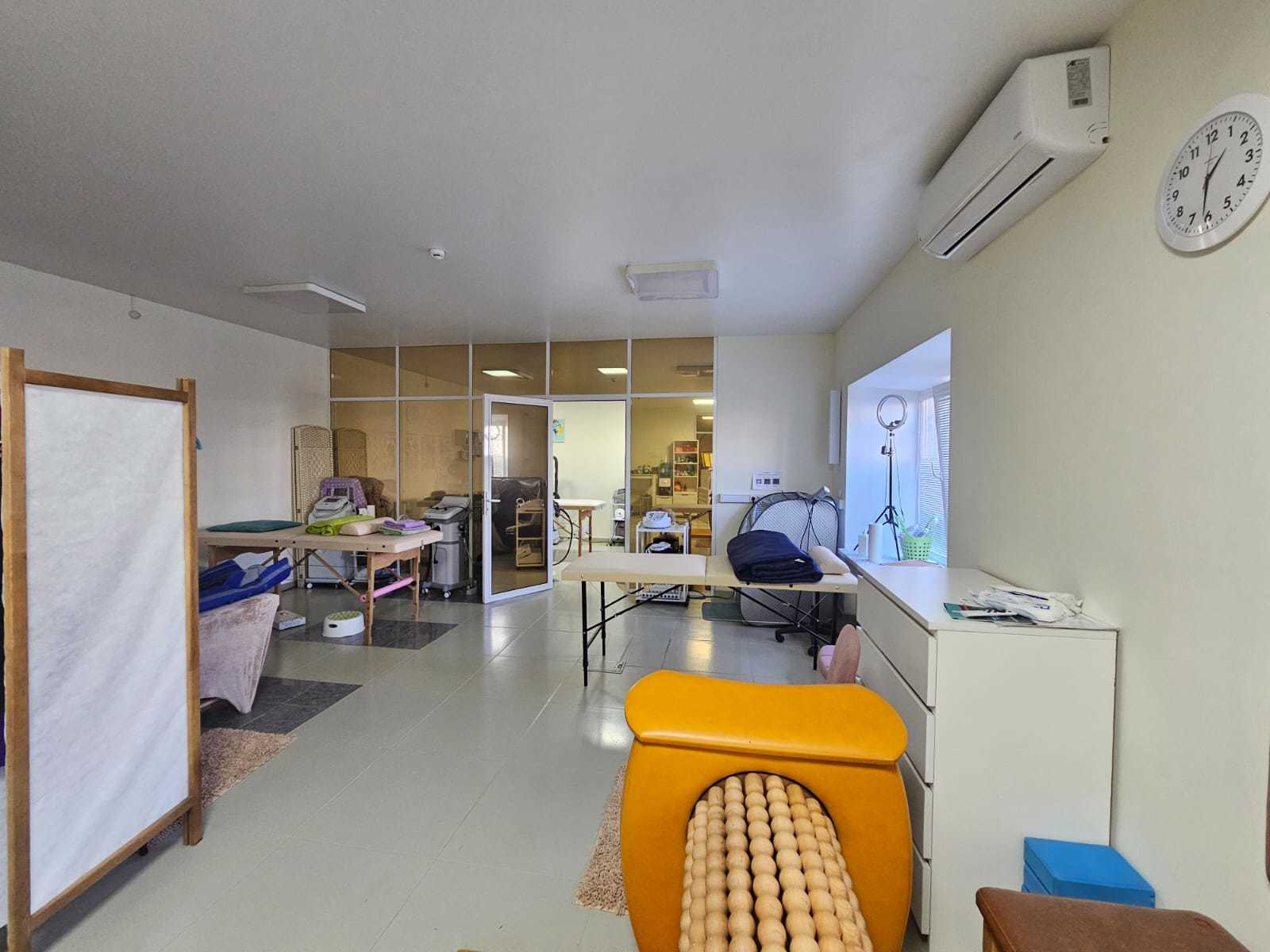 Продажа коммерческой недвижимости, 215м <sup>2</sup>, Самара, Ленина проспект,  2А