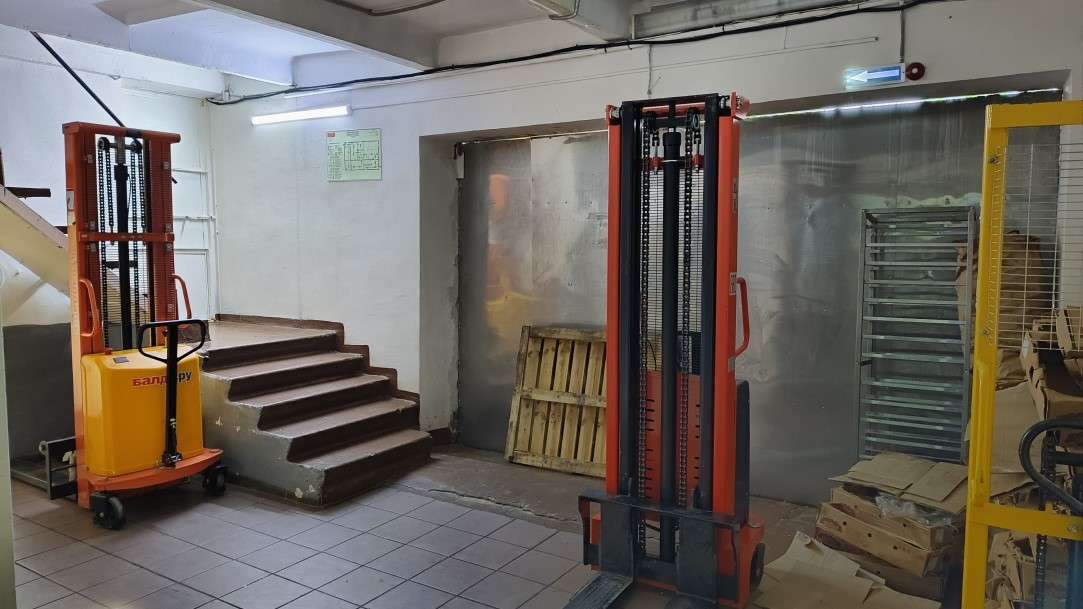 Продажа коммерческой недвижимости, 876м <sup>2</sup>, Самарская, Больничная улица,  4а