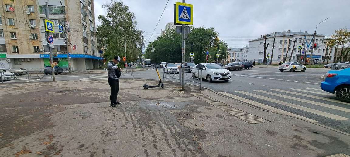 Продажа коммерческой недвижимости, 65м <sup>2</sup>, Самара, Революционная улица,  137