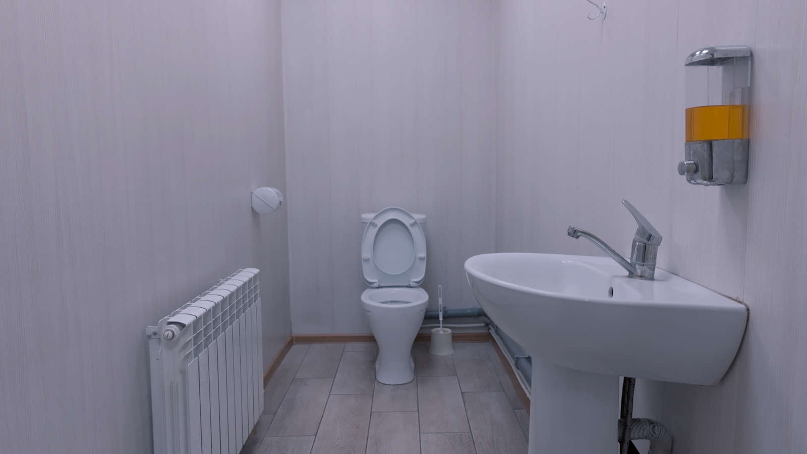 Продажа коммерческой недвижимости, 2762м <sup>2</sup>, Самарская, Профильная улица,  1