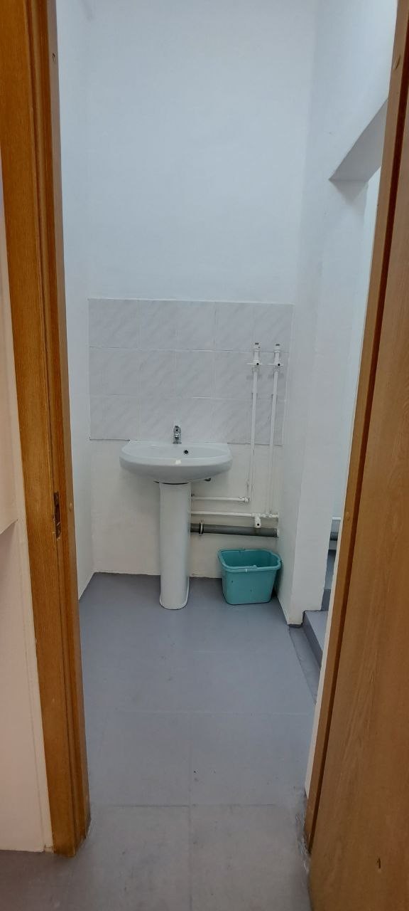 Продажа коммерческой недвижимости, 65м <sup>2</sup>, Самара, Революционная улица,  137