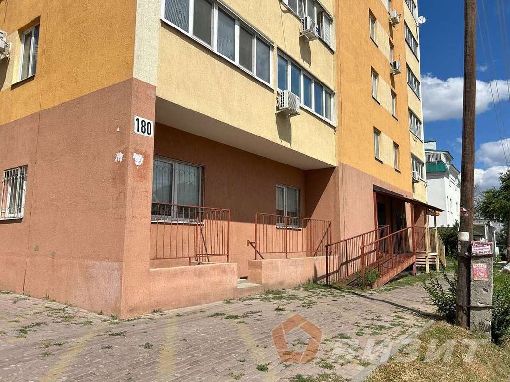 Продажа коммерческой недвижимости, 45м <sup>2</sup>, Самара, Промышленности улица,  180