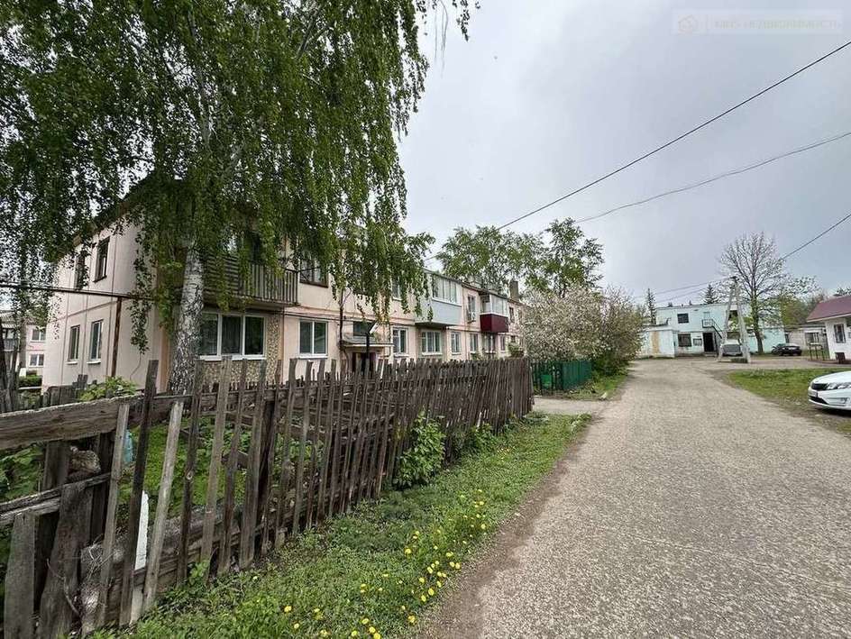 Продажа 2-комнатной квартиры, Комсомольский, 50 лет Октября,  14