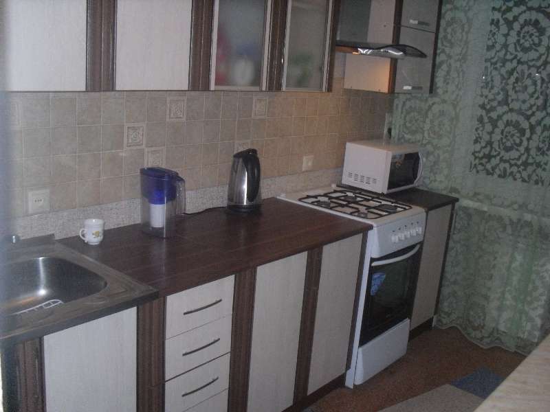 Аренда 3-комнатной квартиры, Самара, Челюскинцев улица,  19