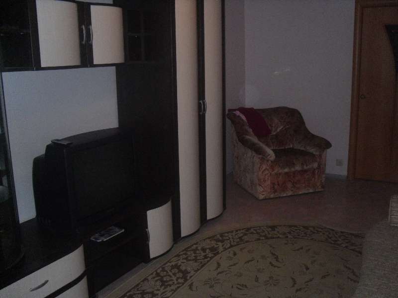 Аренда 3-комнатной квартиры, Самара, Челюскинцев улица,  19