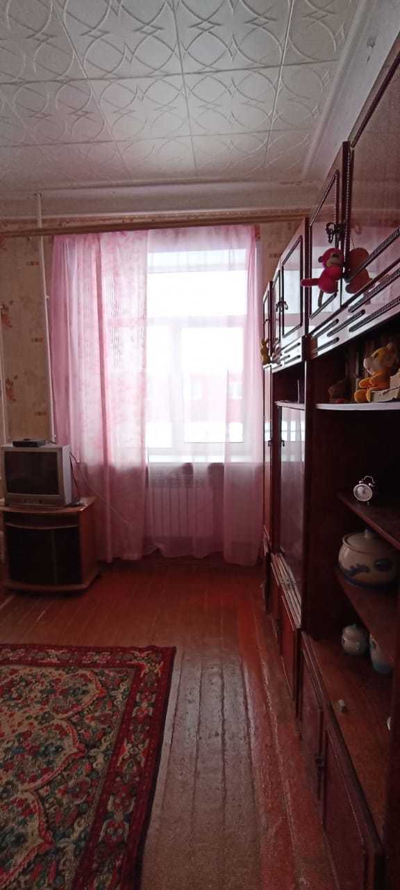 Продажа 3-комнатной квартиры, Чапаевск, Клиническая улица,  1